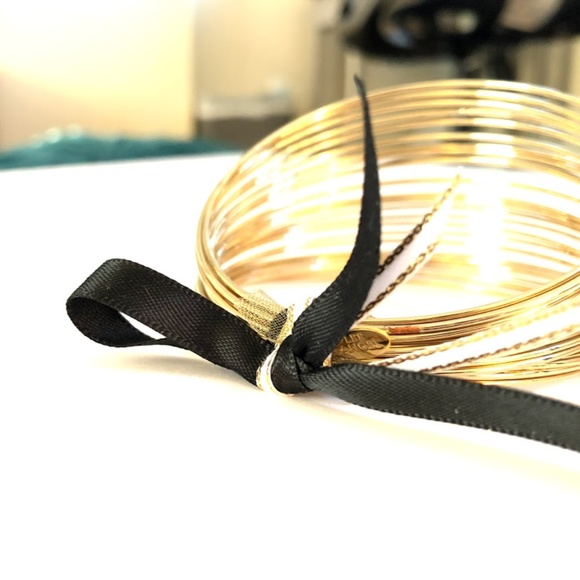 LEE ANGEL NEIMAN MARCUS Multi layer Thin Wire Gold Bracelet Set NWT 150.00 - Picture 2 of 5